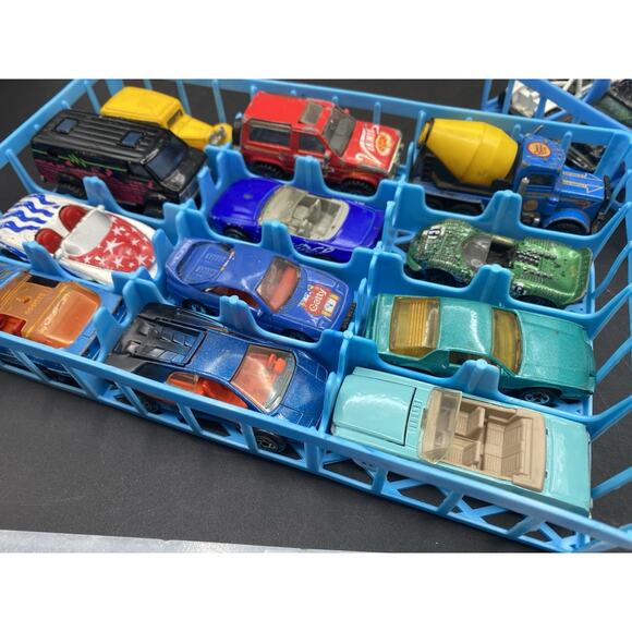 Vintage Tara Toy 24 Car Case Red # 20150 Including 22 Cars Hot Wheels Matchbox - Picture 4 of 16